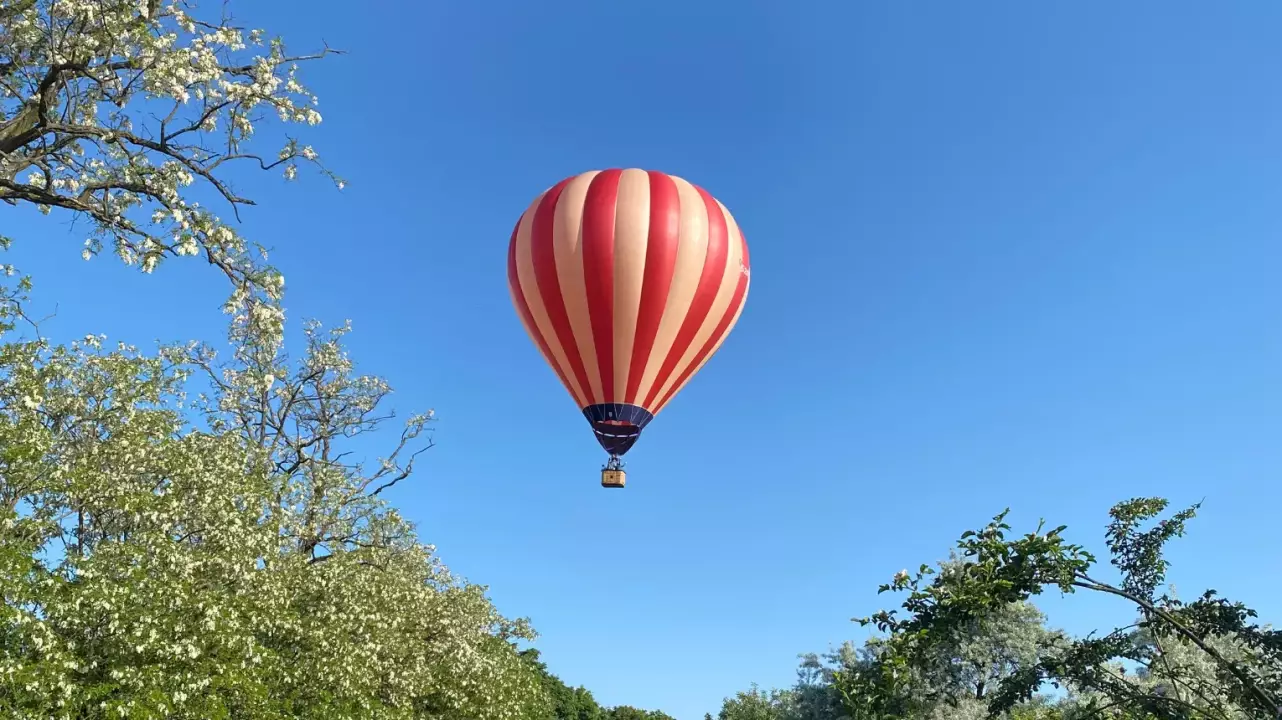 Kettesben a felhők felett! - Privát hőlégballonos repülés Medvesalja tájain fő kép