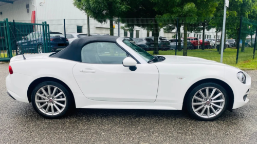 Fiat 124 Spider utcai élményvezetés 3