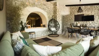 Hétvégi Élmény Kőbe vésett luxusban La Cantinaban, Demjénben