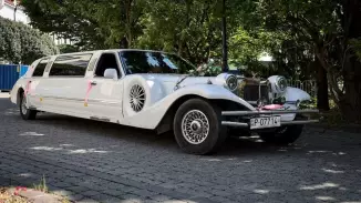 Excalibur Retró Limuzin bérlés Polgárdi környékén